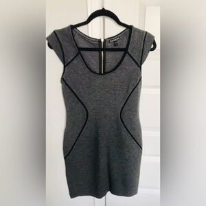 Ladies NWOT Stretch Zipper Back Dress